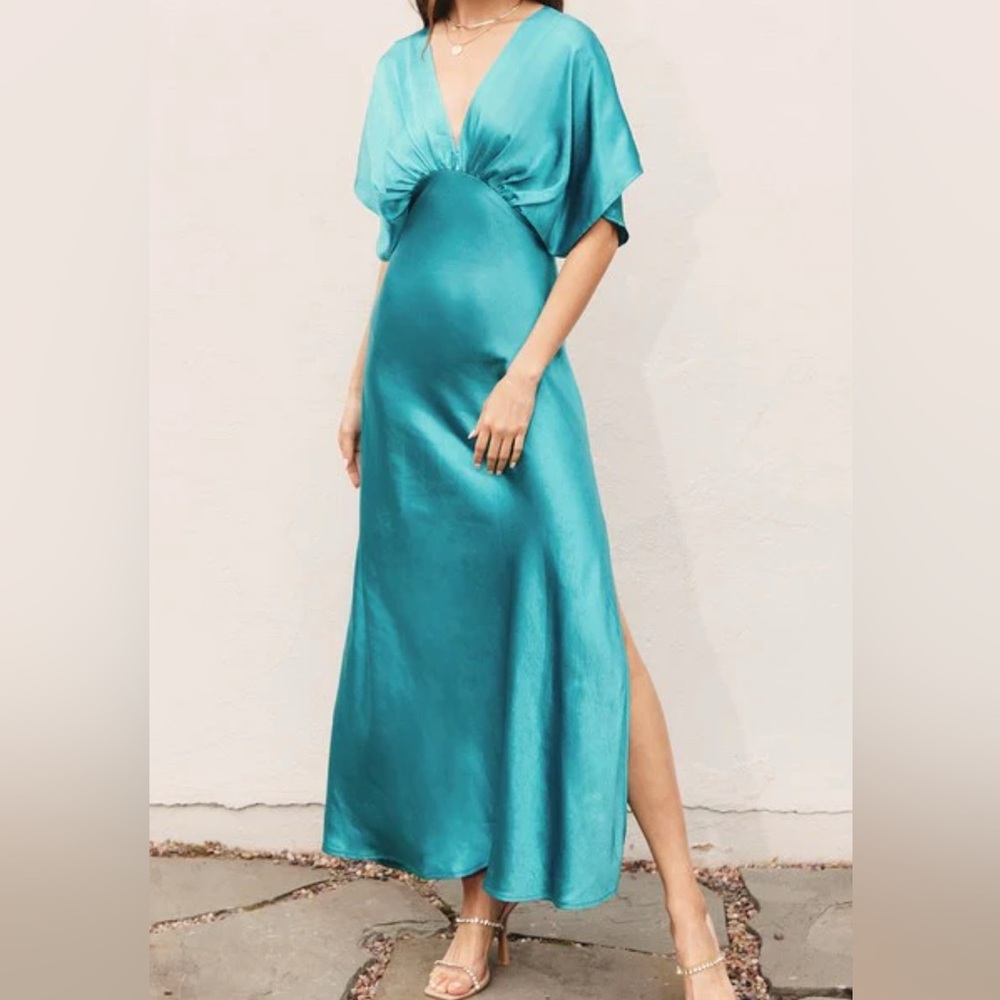 Boutique Satin Maxi Dress Teal V-neckline Kimono-style sleeves Size Medium New